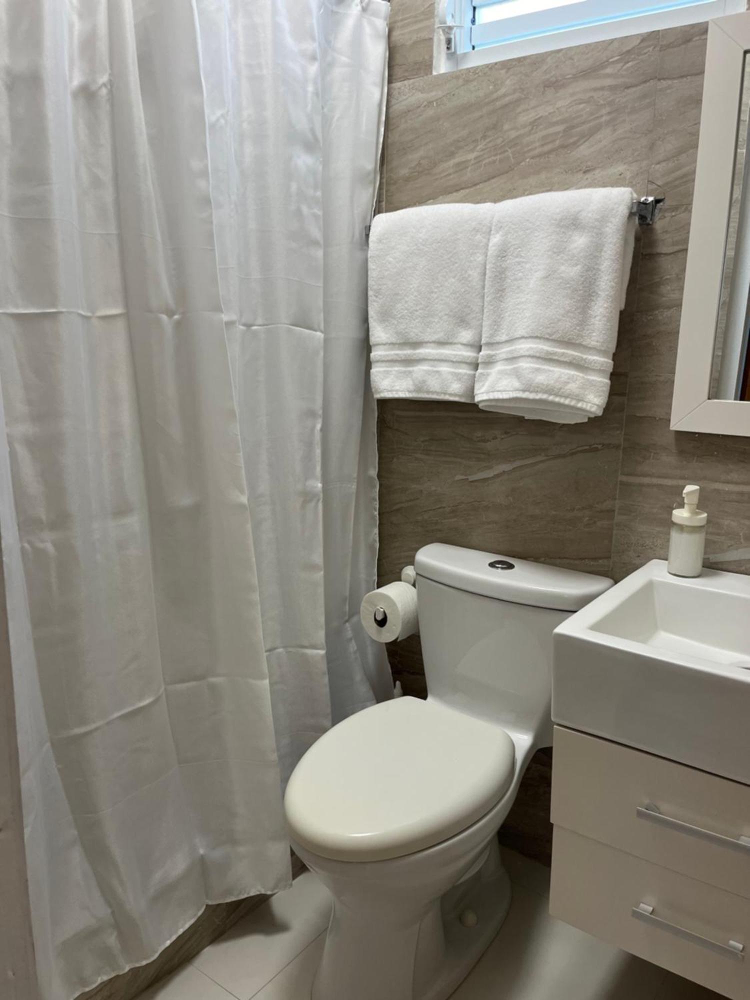 Posada Centric Studio Isla Verde San Juan Eksteriør billede
